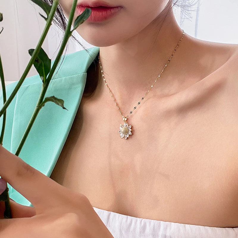 Spinning Sunflower Pendant Necklace - Unbox Gem