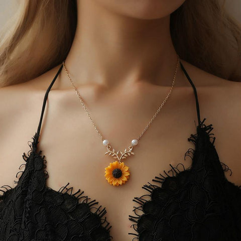 Sunflower Necklace - Charge Trend